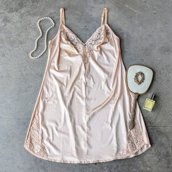 Vintage Chantilly Maidenform Beige Lace Satin Chemise Slip Nightie - Picture 1 of 9